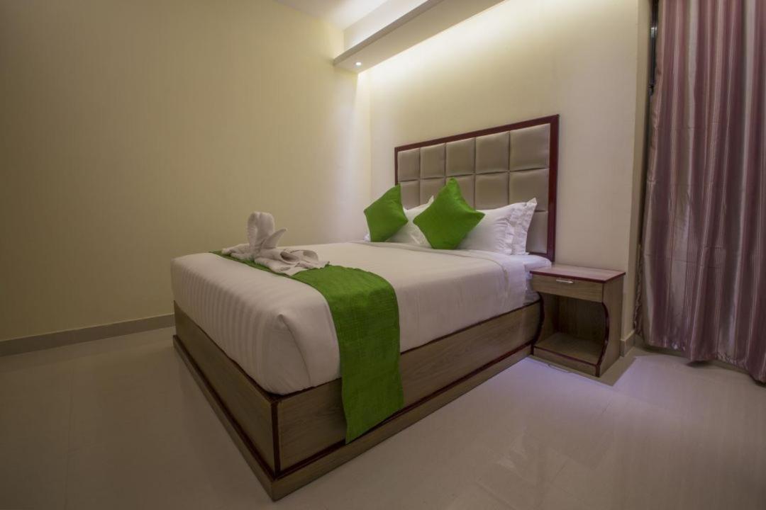 Hotel Mira Garden Силет Екстериор снимка